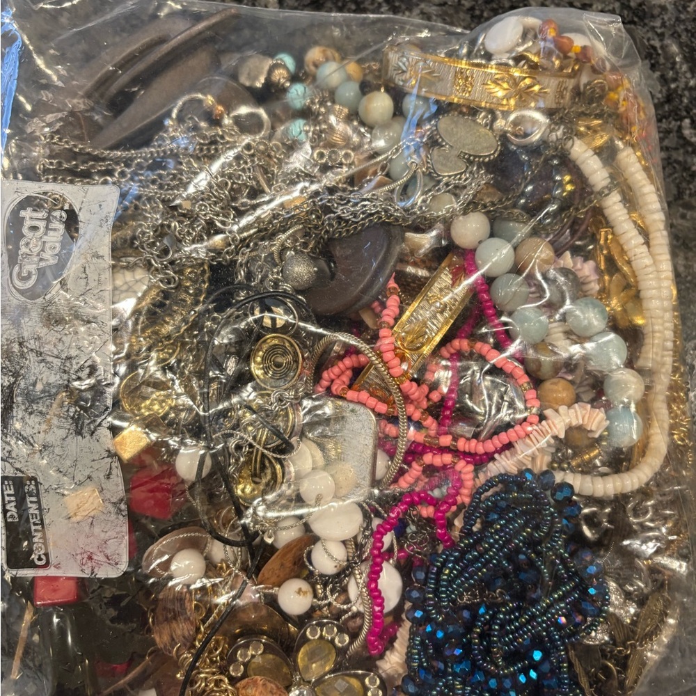 4+lbs Assorted Women's Wearable Jewelry